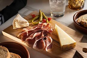 AC Hotel Austin-University