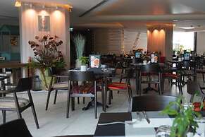 Wyndham Grand Nai Harn Beach Phuket
