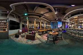 Moxy Boston Downtown