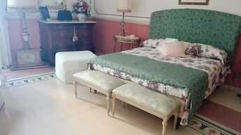 B&B Flora House