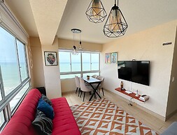 Apartment near Airport with Sea View