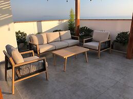 1602 - Exclusive Ocean View Apartment