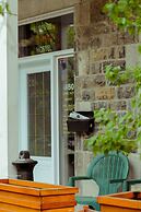 Pied-A-Terre Mont-Royal - Hostel