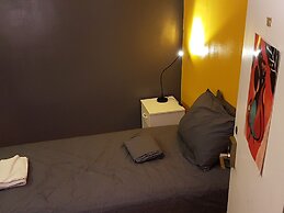 Pied-A-Terre Mont-Royal - Hostel