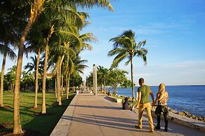 Private Condos at 101 Ocean by LMC