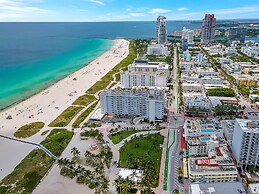 Private Condos at 556 Ocean by LMC