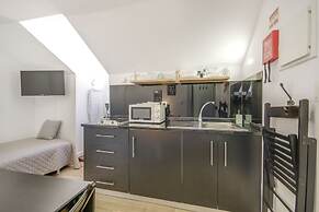 Alcantara 65 Riverside