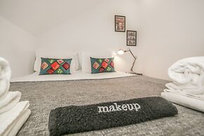 Alcantara 65 Riverside