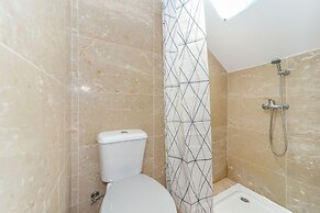 Alcantara 65 Riverside