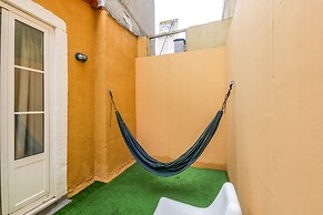 Alcantara 65 Riverside