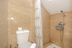 Alcantara 65 Riverside