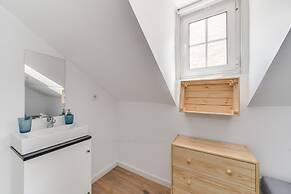 Alcantara 65 Riverside