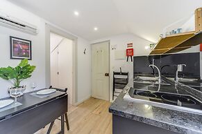 Alcantara 65 Riverside