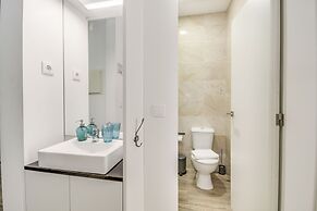 Alcantara 65 Riverside