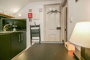 Alcantara 65 Riverside