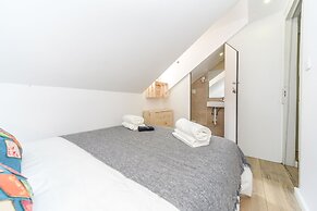 Alcantara 65 Riverside