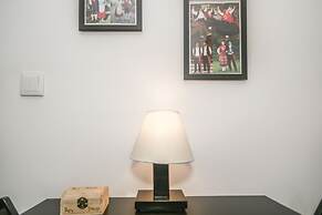 Alcantara 65 Riverside