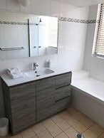 Oceania Beachside Holiday Apartments