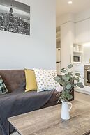 Trendy Melbourne 2 Bedroom Apartment by BnB Pro