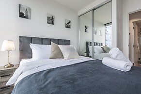 Trendy Melbourne 2 Bedroom Apartment by BnB Pro