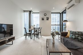 Trendy Melbourne 2 Bedroom Apartment by BnB Pro