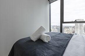 Trendy Melbourne 2 Bedroom Apartment by BnB Pro