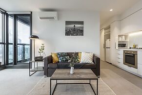 Trendy Melbourne 2 Bedroom Apartment by BnB Pro