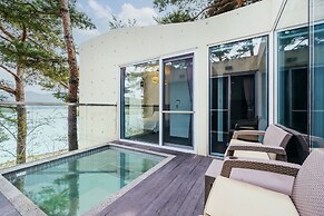 Goseong Hansan Marina Resort