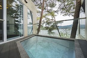 Goseong Hansan Marina Resort