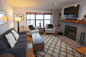 Modern & Updated Winterplace 3br- Sleeps 12 3 Bedroom Condo by RedAwni