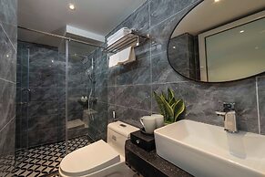 Madelise Central Hotel & Travel