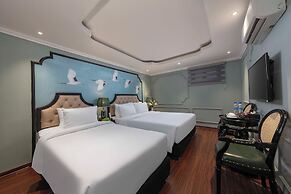 Madelise Central Hotel & Travel