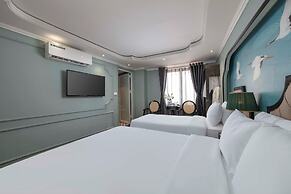 Madelise Central Hotel & Travel