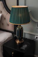 Madelise Central Hotel & Travel