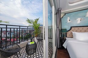 Madelise Central Hotel & Travel