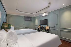 Madelise Central Hotel & Travel