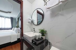 Madelise Central Hotel & Travel