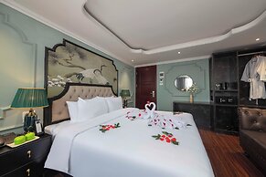 Madelise Central Hotel & Travel