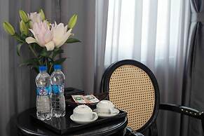 Madelise Central Hotel & Travel