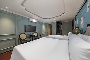 Madelise Central Hotel & Travel