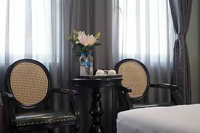 Madelise Central Hotel & Travel