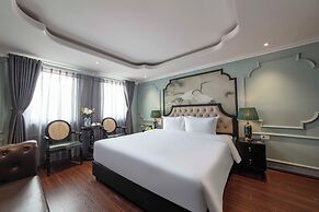 Madelise Central Hotel & Travel