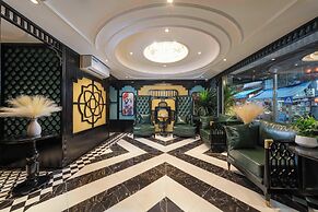 Madelise Central Hotel & Travel