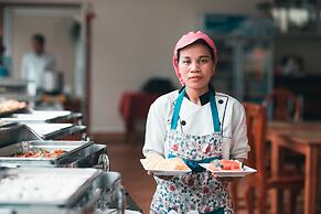 Pursat Riverside Hotel and Spa