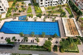 3BR Apartment with Pool View at M-Town Residence