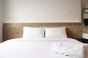 Classic 2BR Apartment At Gateway Pasteur near Exit Toll