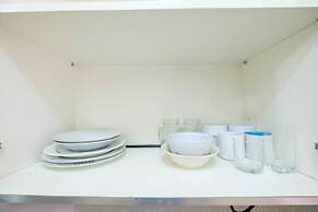 Comfy 1BR Apartment at Cosmo Terrace