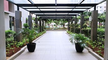 Comfy 2BR Green Bay Pluit Apartment