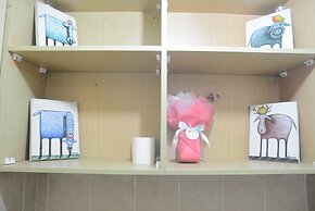 Comfy 2BR Green Bay Pluit Apartment