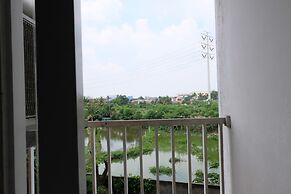 Comfy Studio Apartment @ Skylounge Tamansari